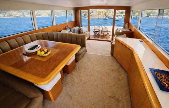 Motor yacht canados 75 with jacuzzi and sky bar yacht yacht 24 meters 2400hp