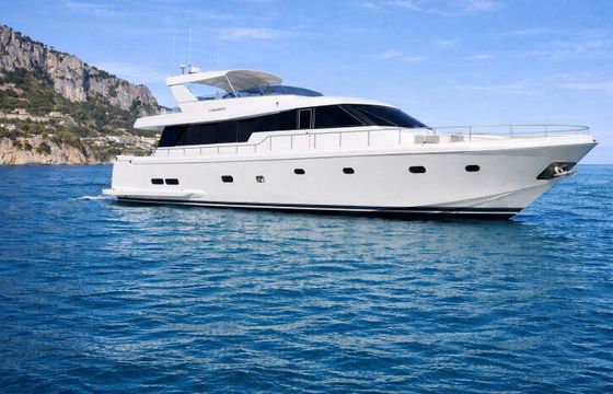 Motor yacht canados 75 with jacuzzi and sky bar yacht yacht 24 meters 2400hp
