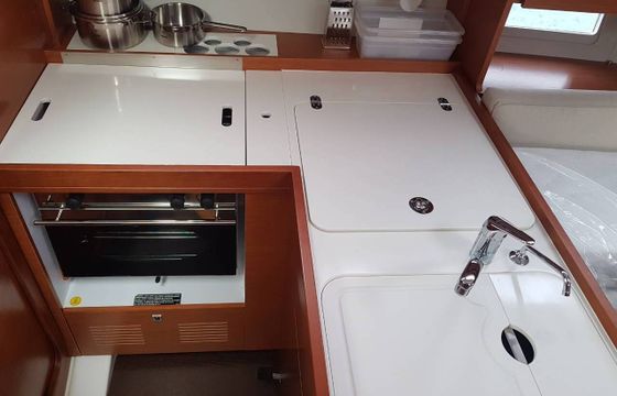 Sailboat DUFOUR 360 Grand Large 10.3m