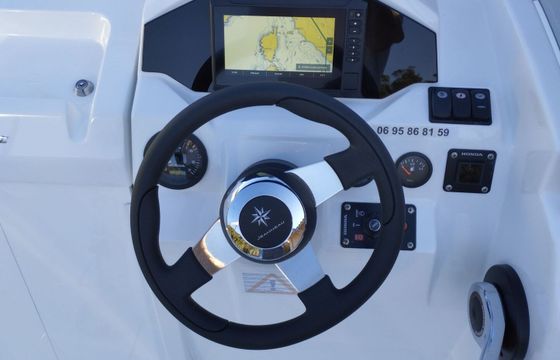 Motorboat Jeanneau Cap Camarat 5.5 Cc 100hp