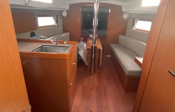 Sailboat Beneteau Oceanis 35.1 10.45m