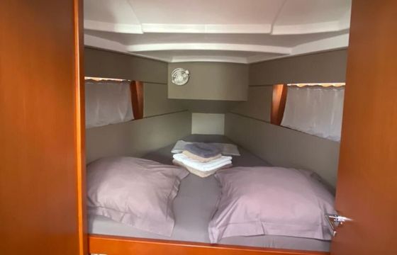 Sailboat Beneteau Oceanis 35.1 10.45m