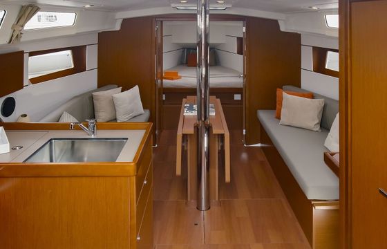 Sailboat Beneteau Oceanis 35.1 10.45m