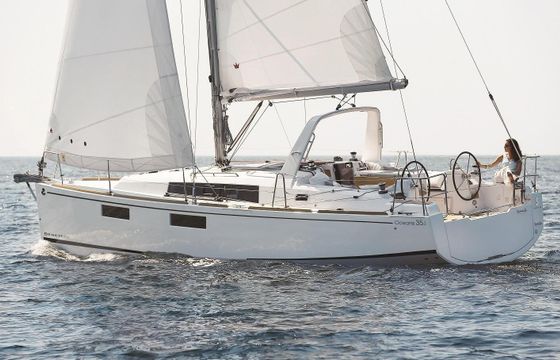 Sailboat Beneteau Oceanis 35.1 10.45m