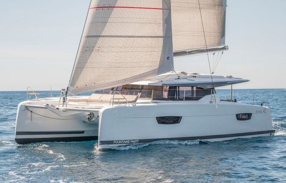 Catamaran Fountaine Pajot Astréa 42 12.58m