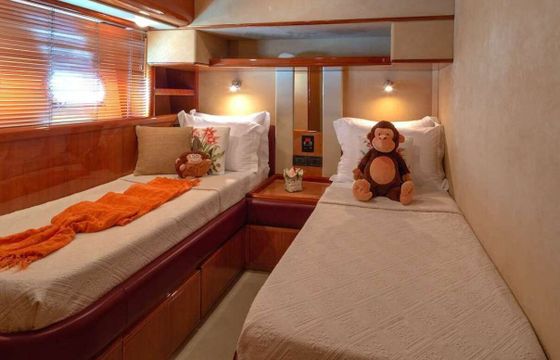 Motorboat Ferretti 76 3000hp