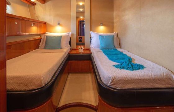 Motorboat Ferretti 76 3000hp