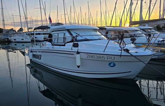 Motorboat Jeanneau Merry Fisher 795 Series 2 200hp
