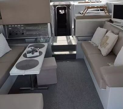 Motorboat Mochi Craft 44 Fly 1100hp