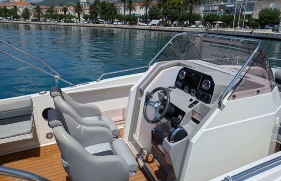 Motorboat Atlantic Marine 750 Open 250hp