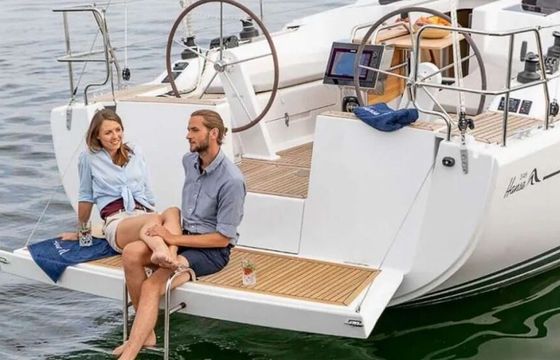 Sailboat Hanse 348 10.4m