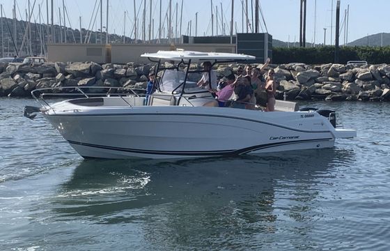 Motorboat Jeanneau Cap Camarat 9CC 400hp