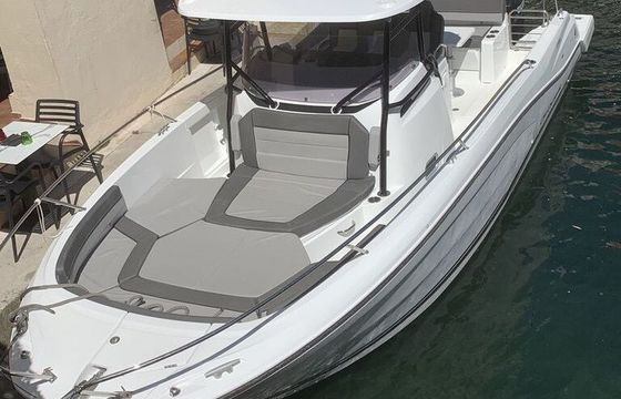 Motorboat Jeanneau Cap Camarat 9CC 400hp