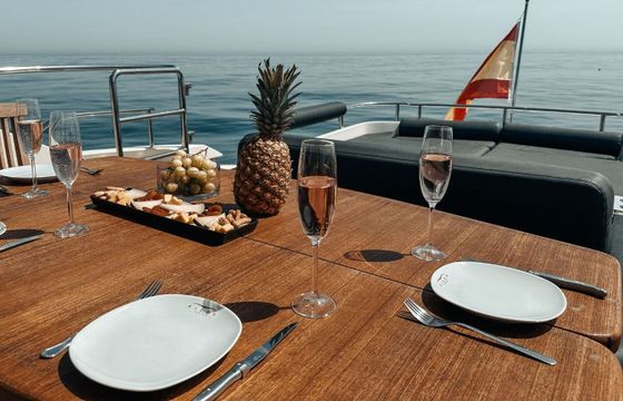 Motor yacht Aicon 72 SL | GADEA 2900hp