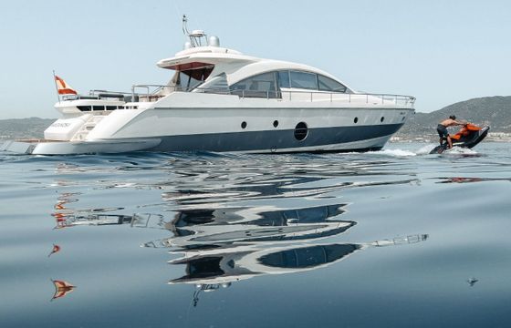 Motor yacht Aicon 72 SL | GADEA 2900hp