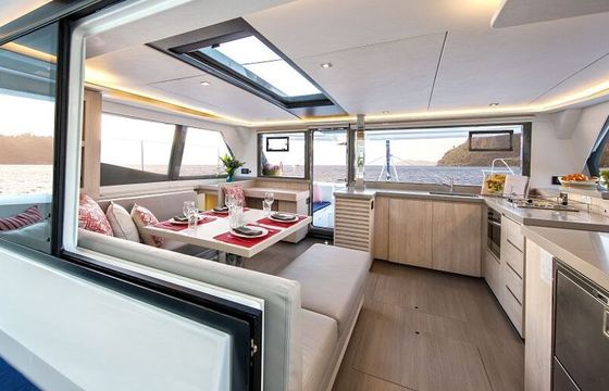Catamaran Sunsail 454L 13.72m