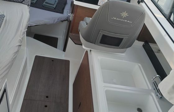 Motorboat Jeanneau Merry Fisher 795 200hp