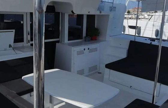 Catamaran Lagoon-Bénéteau Lagoon 450 F - 4 + 2 cab. 13.96m