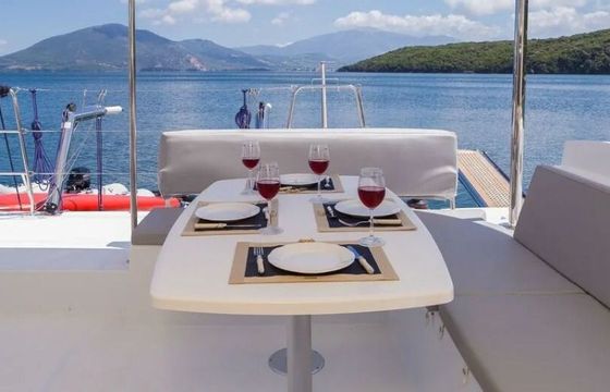 Catamaran Lagoon-Bénéteau Lagoon 450 F - 4 + 2 cab. 13.96m