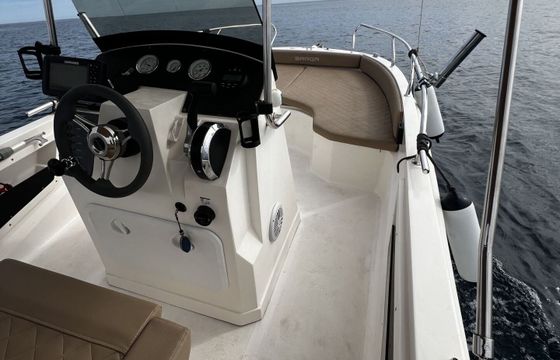 Motorboat Aqua24 S7 130hp