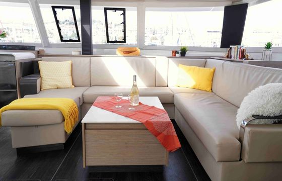 Catamaran Fountaine Pajot Tanna 47 13.9m