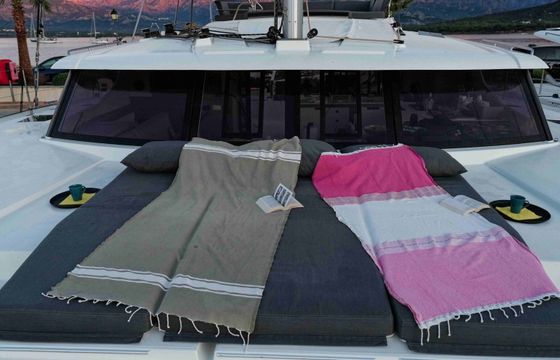Catamaran Fountaine Pajot Tanna 47 13.9m