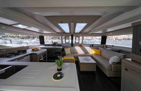 Catamaran Fountaine Pajot Tanna 47 13.9m
