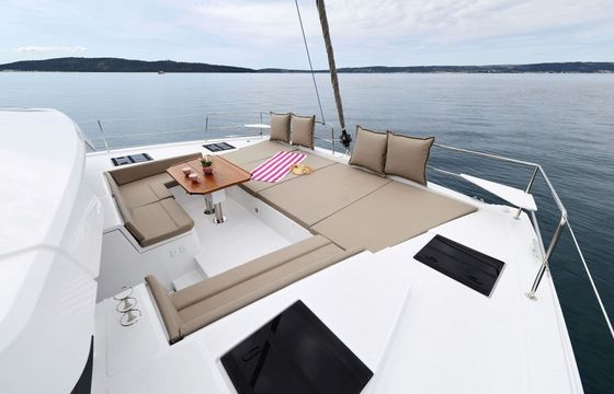 Catamaran Catana Group Bali 4.6 - 5 + 1 cab. 14m