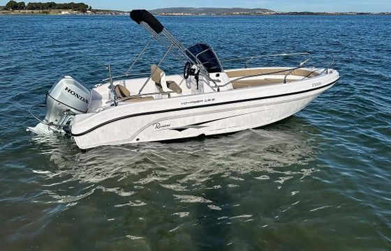 Motorboat Ranieri Voyager 19 s 100hp