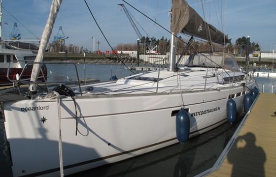 Sailboat Sun Odyssey 509 15m