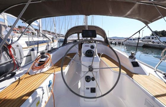 Sailboat Bavaria Yachtbau Bavaria Cruiser 33 9m