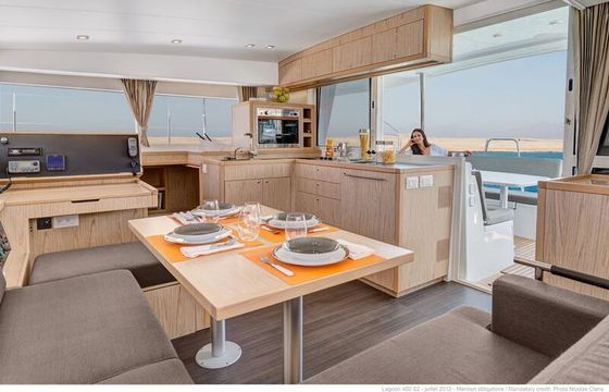 Catamaran Lagoon 400 S2 12m