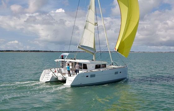 Catamaran Lagoon 400 S2 12m