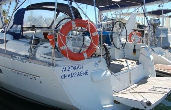 Sailboat Sun Odyssey 519 15m