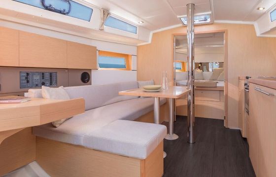 Sailboat Beneteau Oceanis 38.1 11.5m