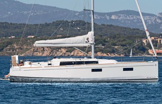 Sailboat Beneteau Oceanis 38.1 11.5m