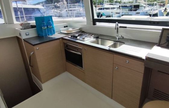 Catamaran Bali Bali 4.0 with watermaker 12.2m