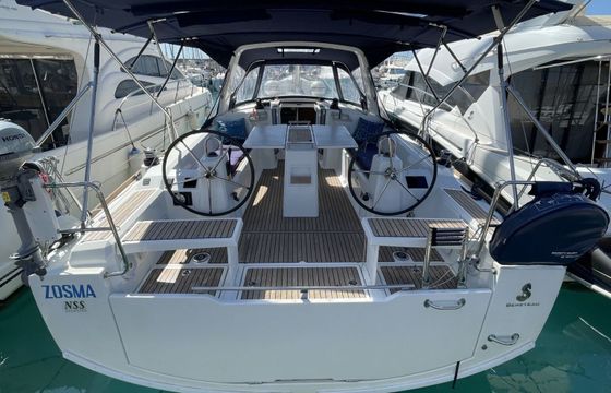 Sailboat BENETEAU OCEANIS 38.1 11.5m