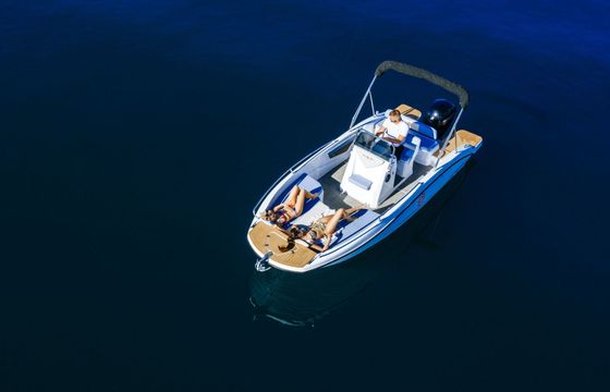 Motorboat Oktogon Venturo 21 150hp