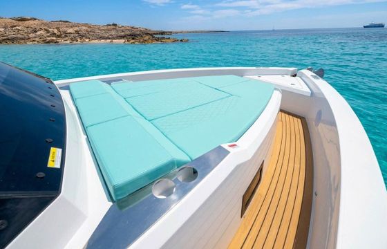 Motor yacht De Antonio D36 300hp