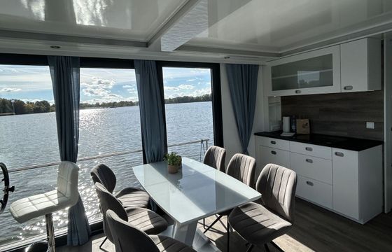 Houseboat Nautilus Hausboote Vagabund 43 mit Kamin - führerscheinpflichtig