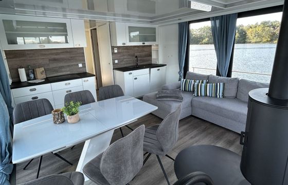 Houseboat Nautilus Hausboote Vagabund 43 mit Kamin - führerscheinpflichtig