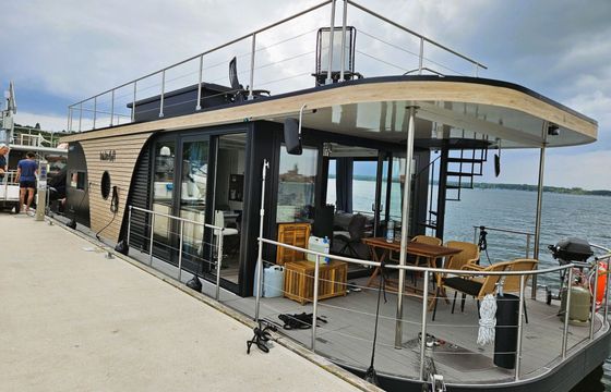 Houseboat Nautilus Hausboote Vagabund 43 mit Kamin - führerscheinpflichtig