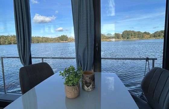 Houseboat Nautilus Hausboote Vagabund 43 mit Kamin - führerscheinpflichtig