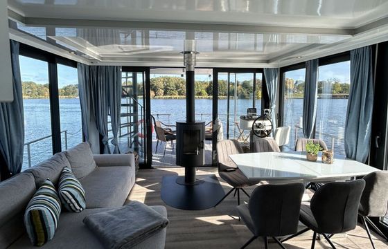Houseboat Nautilus Hausboote Vagabund 43 mit Kamin - führerscheinpflichtig