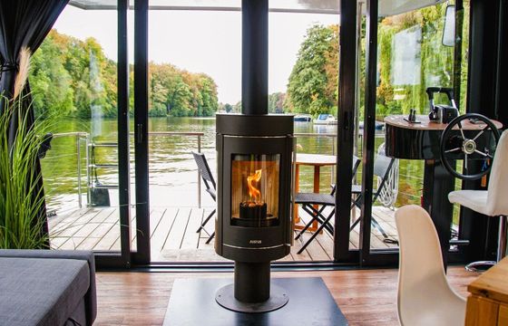 Houseboat Nautilus Hausboote Vagabund 43 mit Kamin - führerscheinpflichtig