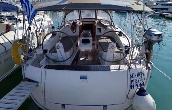Sailboat BAVARIA CRUISER 37 11.3m