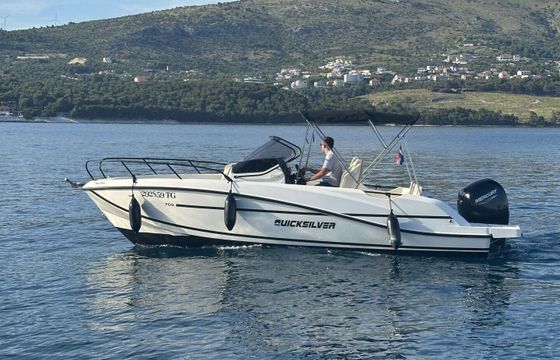 Motorboat Quicksilver 705 Open 150hp