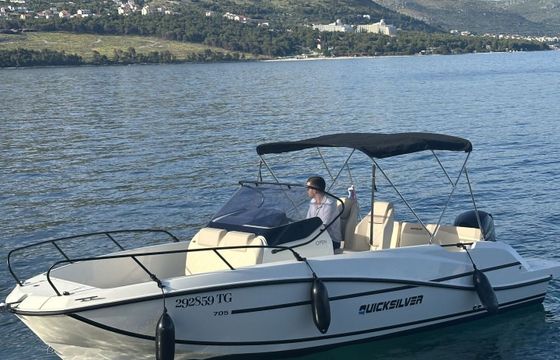 Motorboat Quicksilver 705 Open 150hp