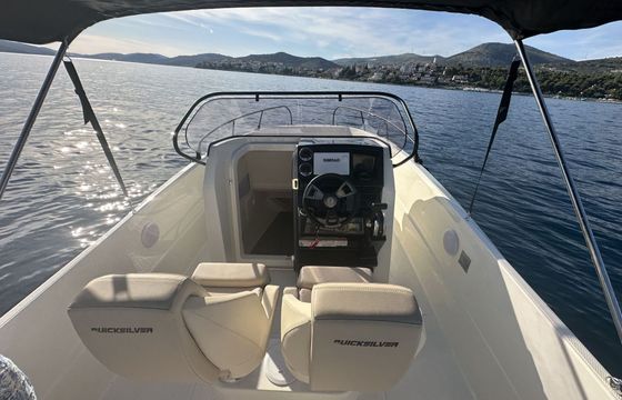 Motorboat Quicksilver 705 Open 150hp
